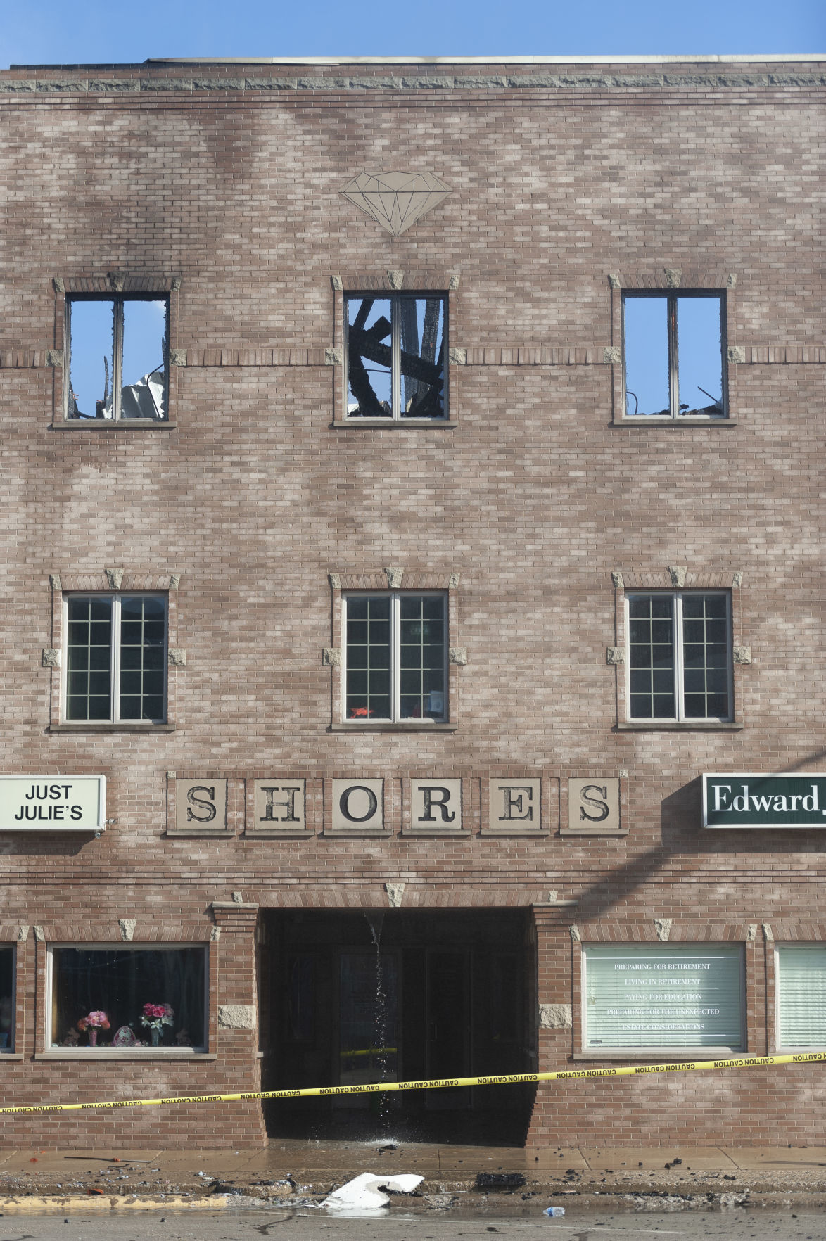 Morning After Shores Jewelry Building Fire 1 (03/22/19)